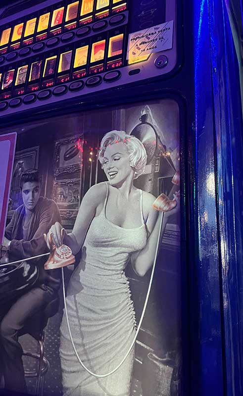 Tiger Bay Cigarette Machine